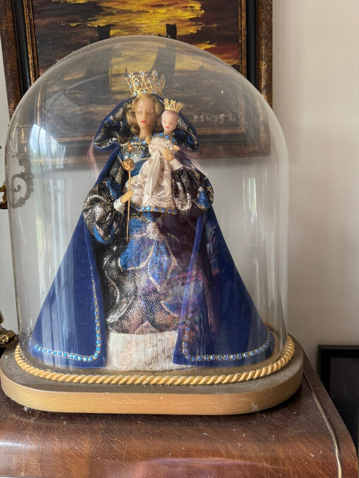 Glazen stolp met wassen beeld, Enlèvement, Utilisé