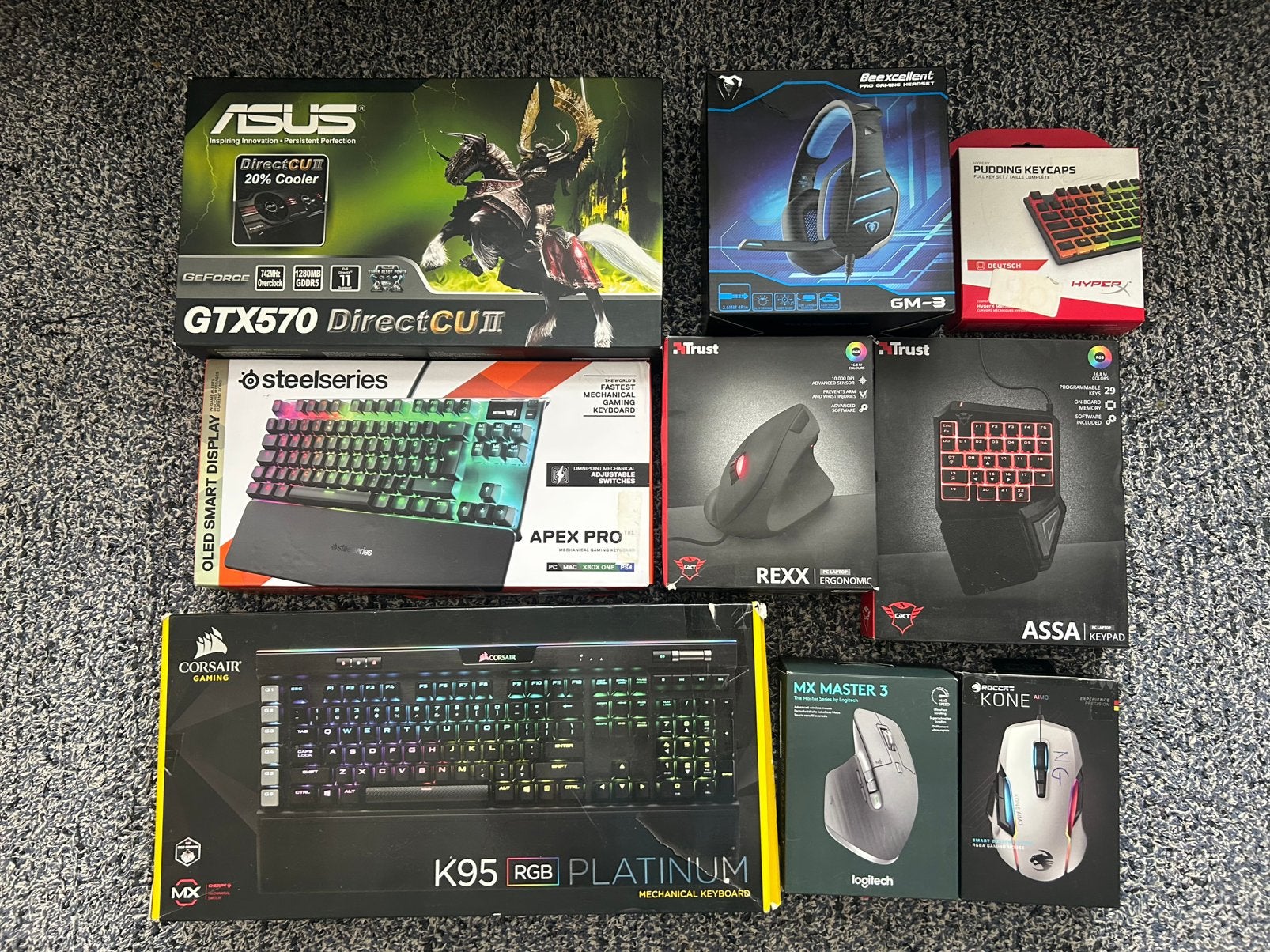 Toetsenbord muis koptelefoon audio grafische kaart gaming, Computers en Software, Ophalen, Zo goed als nieuw