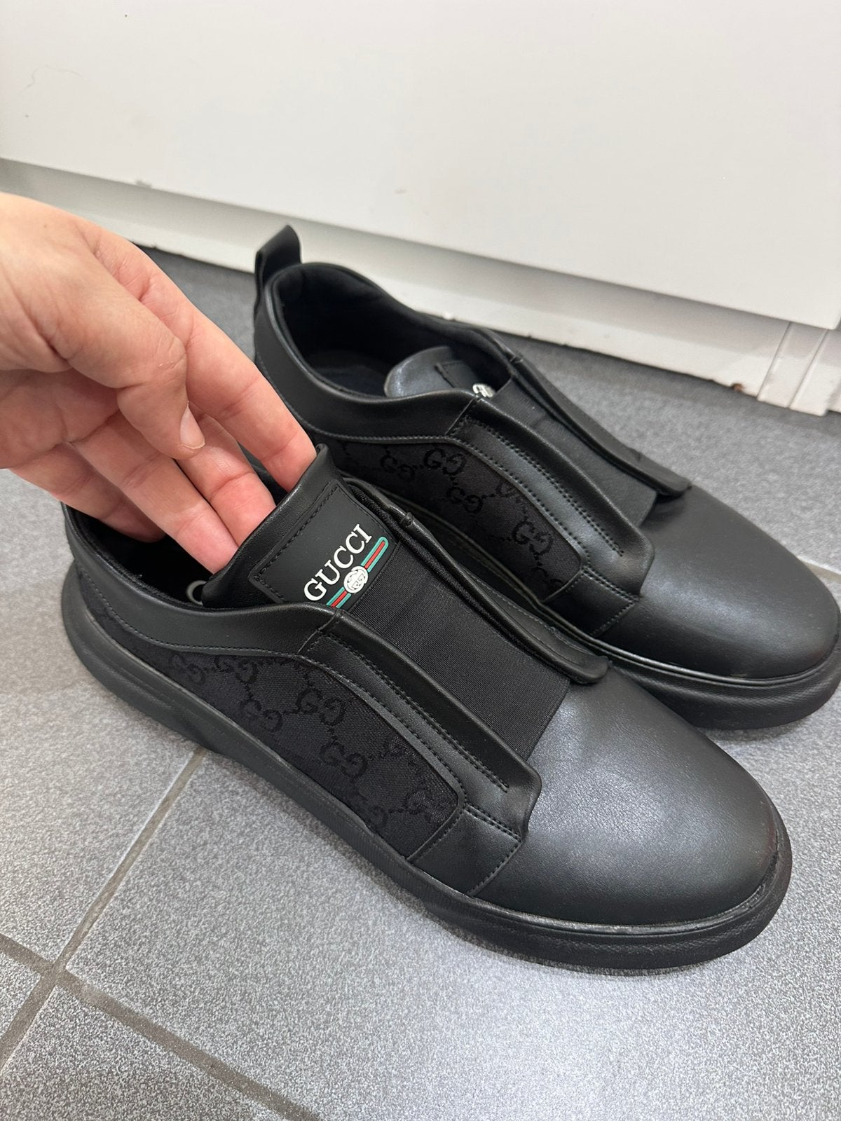 GUCCI mannenschoenen, Enlèvement