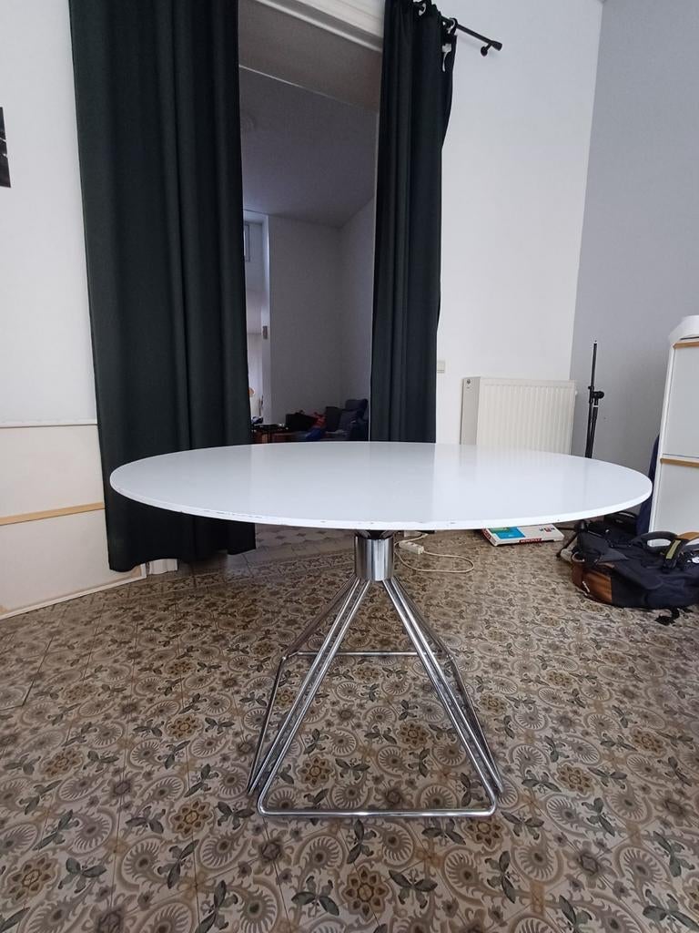 Table ronde style scandinave, Enlèvement