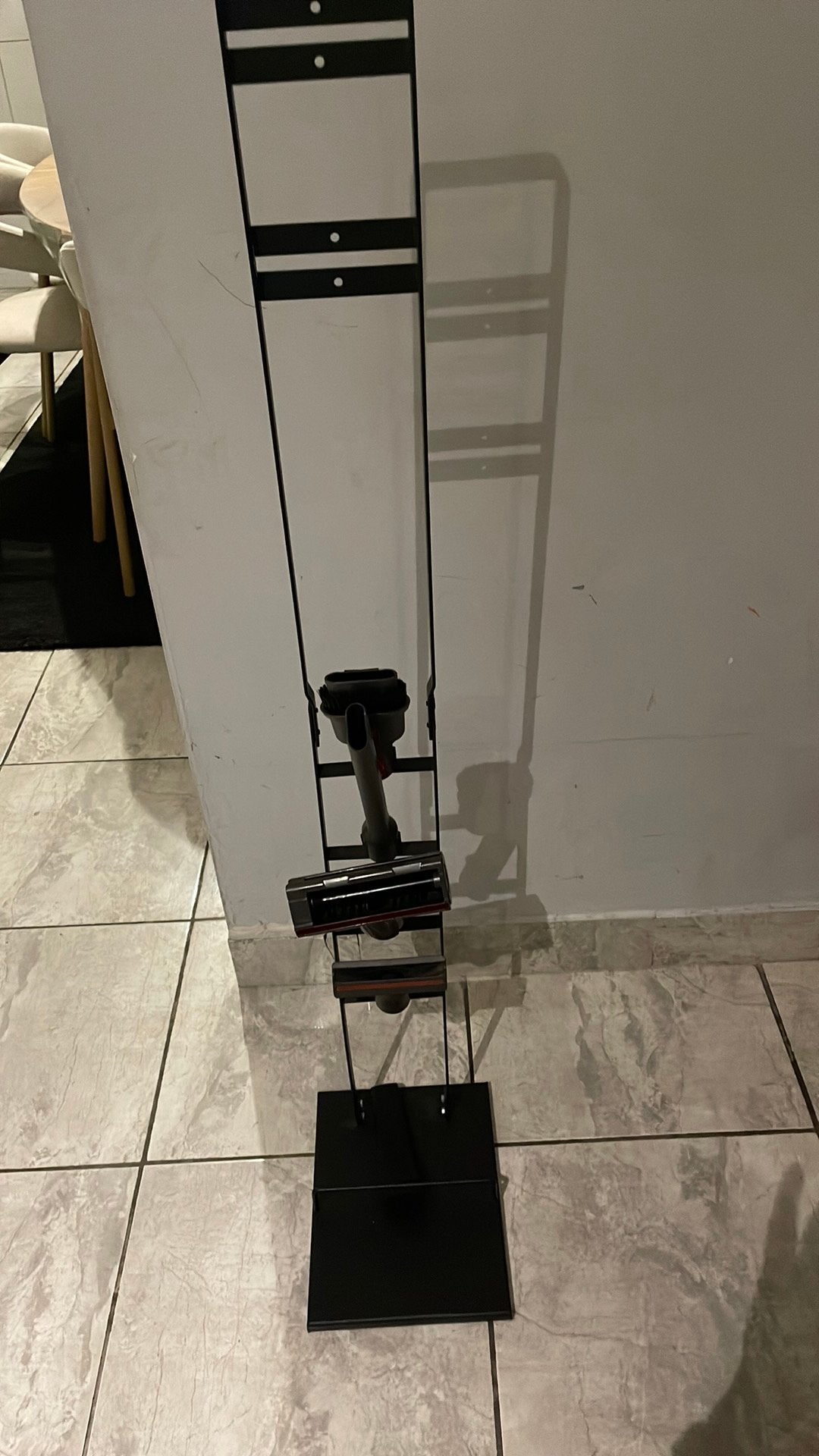 Dyson stofzuiger staander, Ophalen of Verzenden, Zo goed als nieuw