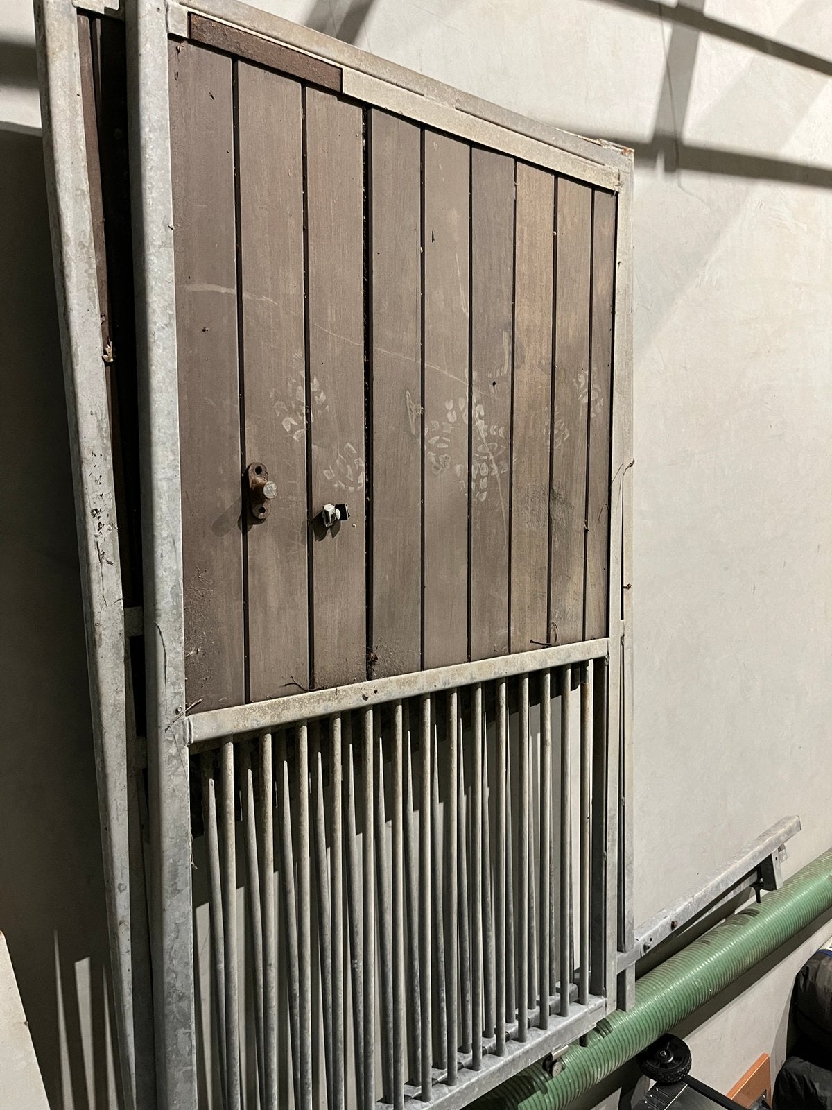 Schuifpoort paardenbox