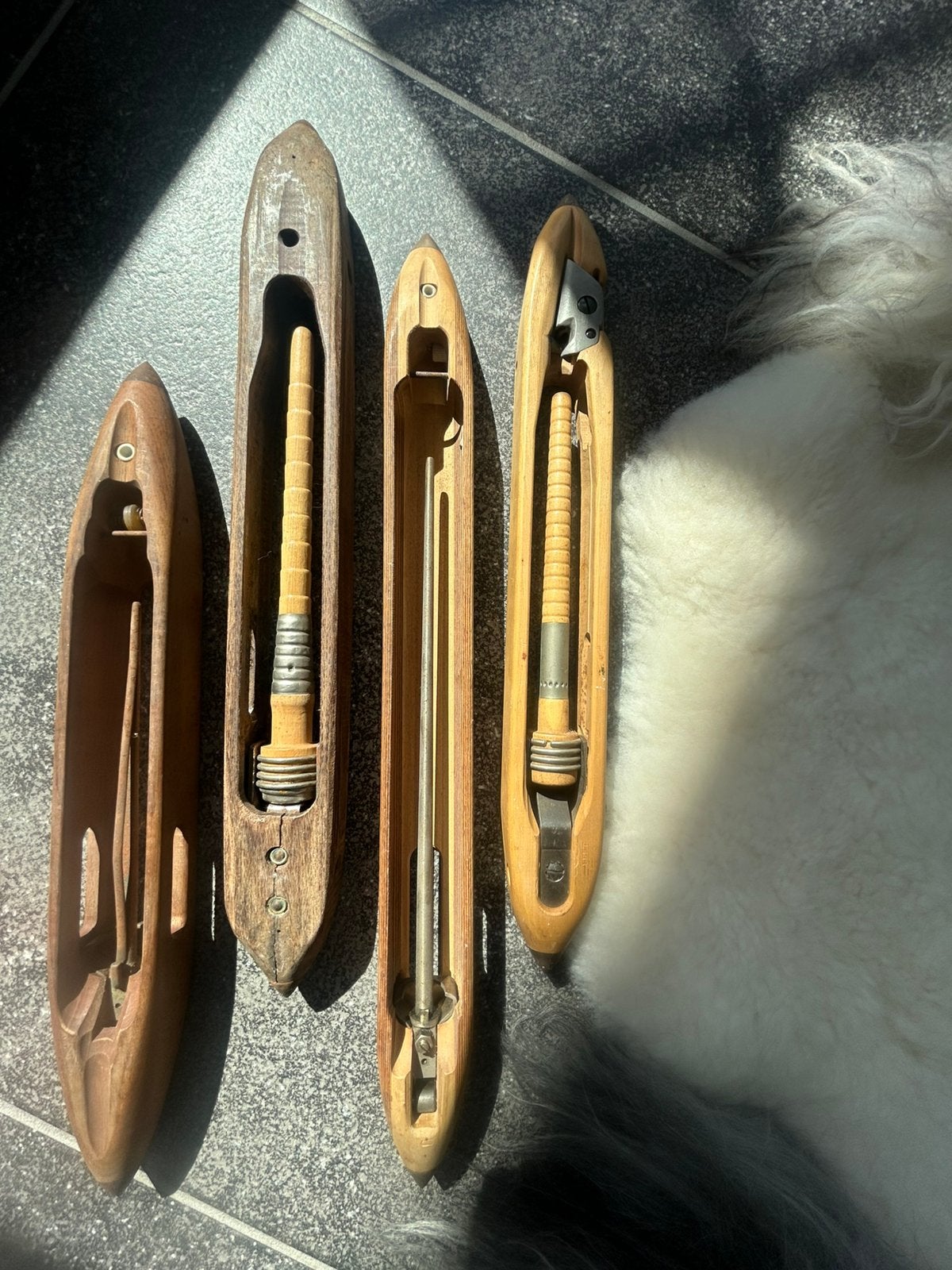 4 moulinets de tir et bobines à tisser vintage en bois, Enlèvement ou Envoi, Utilisé