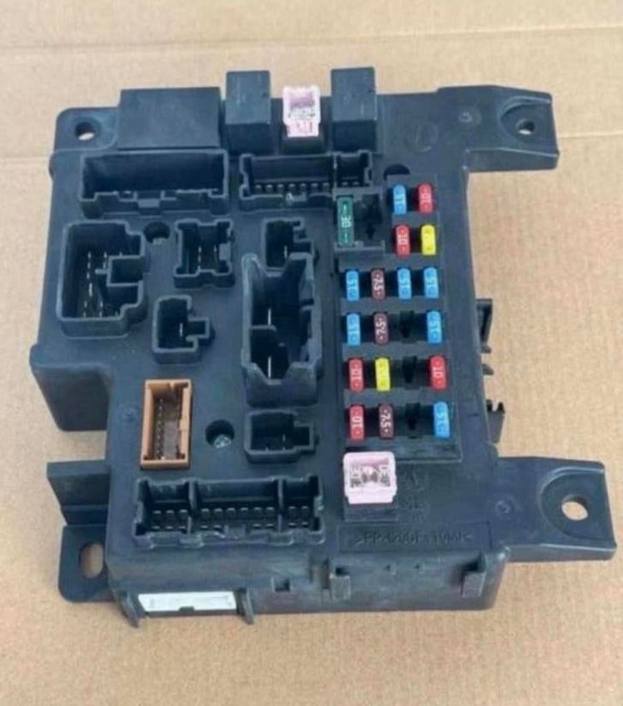 Peugeot 4007 zekeringkast body control module bcm 8637A318, Auto-onderdelen, Ophalen of Verzenden, Gebruikt, Peugeot