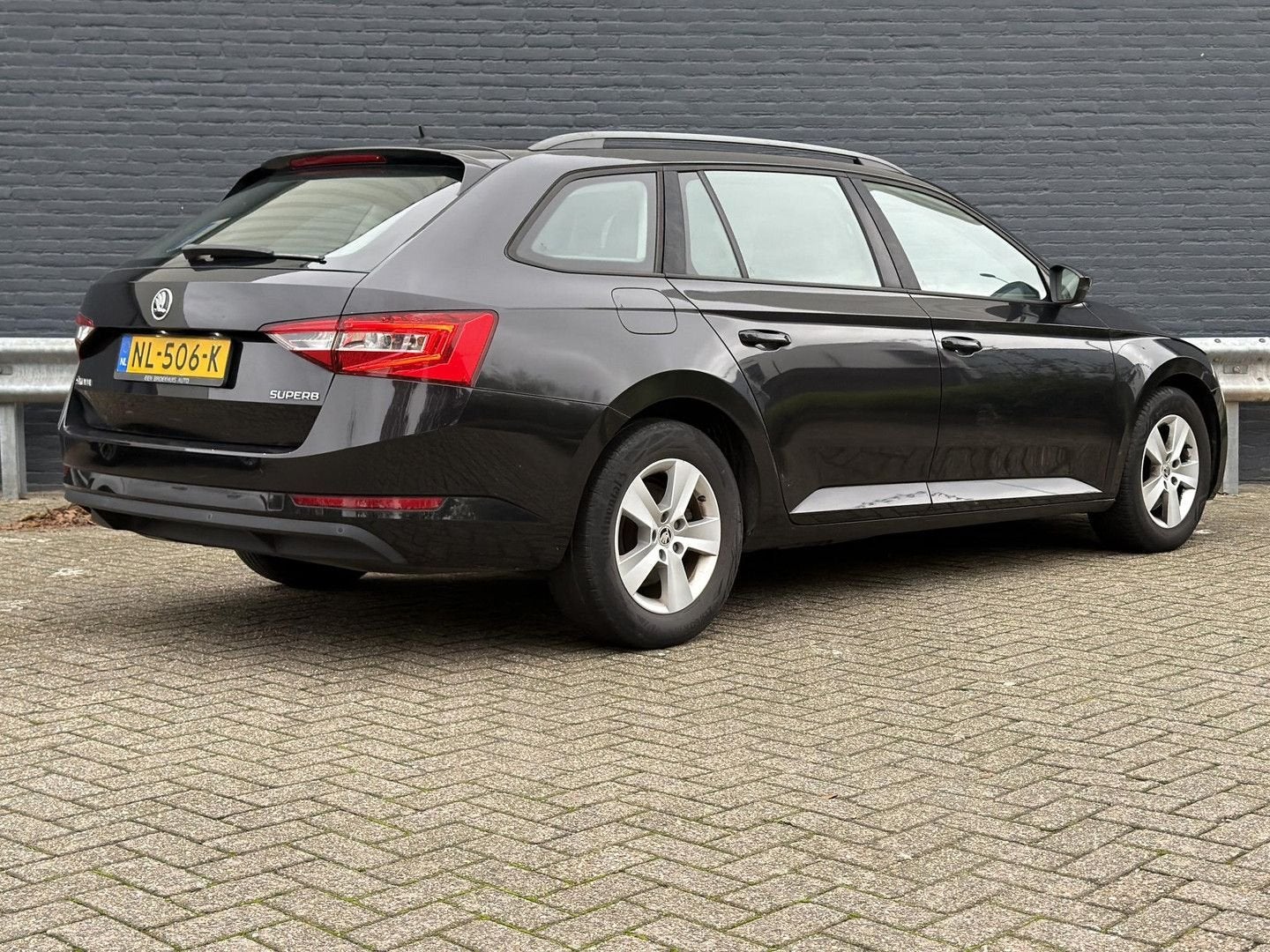Skoda Superb Combi 1.6 TDI Active Business, Autos, Achat, Entreprise, Boîte manuelle, Noir
