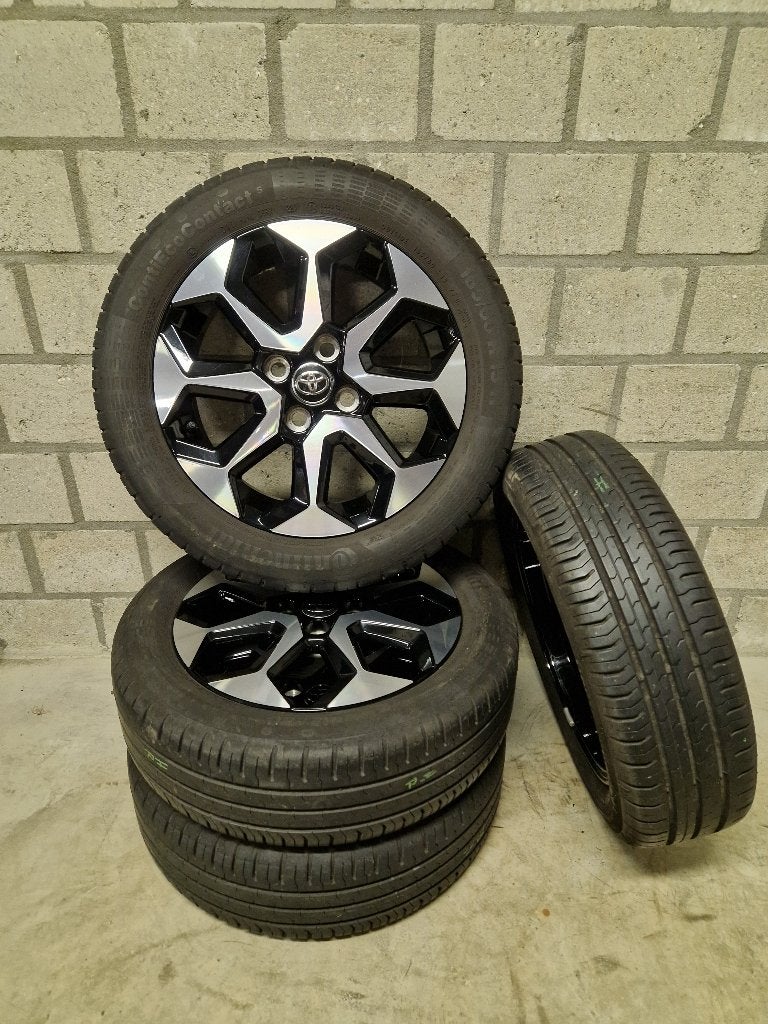 Toyota Aygo velgen met banden, Ophalen, 15 inch, Banden en Velgen, Zomerbanden