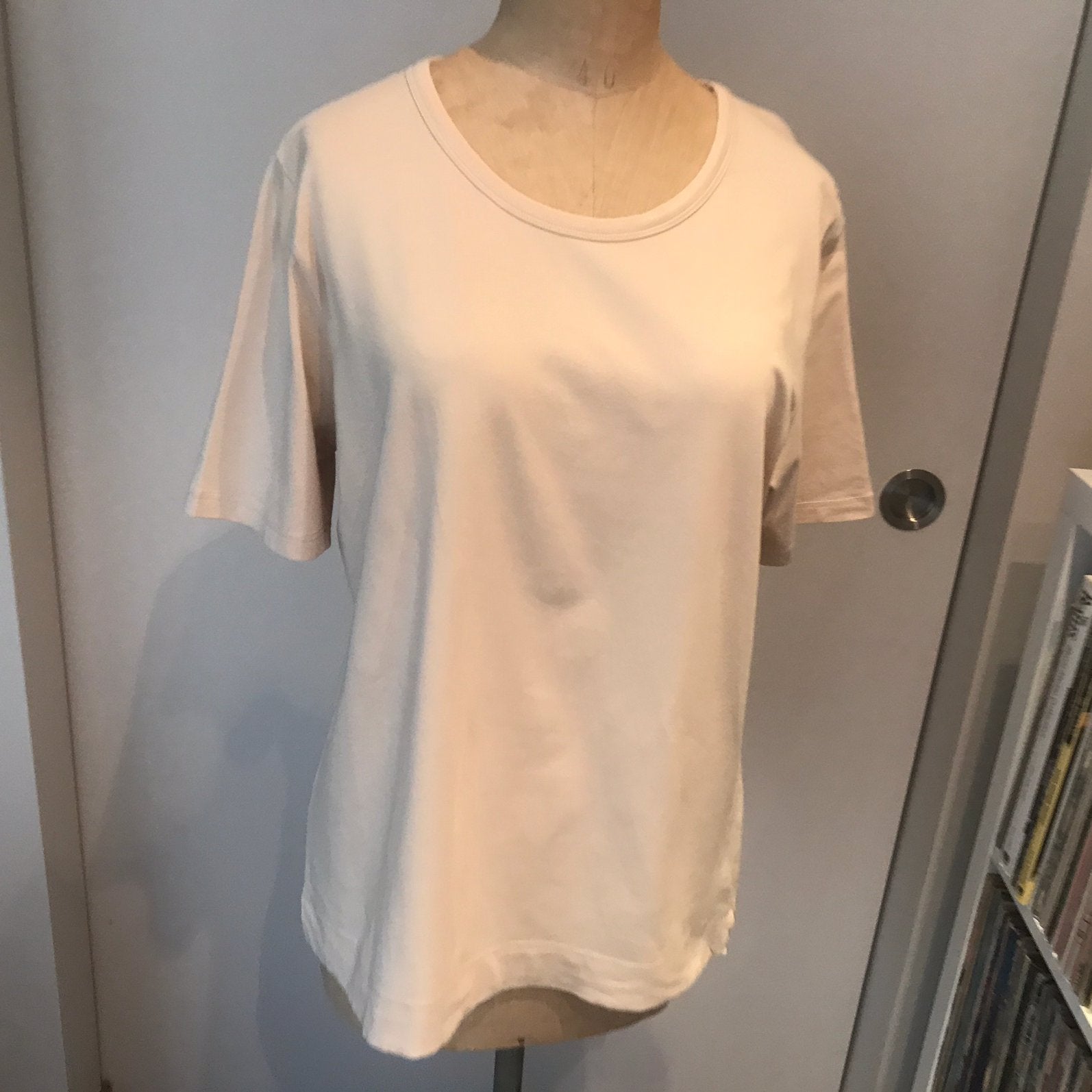 Beige T-shirt van Natan, maat 42, Beige, Maat 42/44 (L), Ophalen of Verzenden, Zo goed als nieuw
