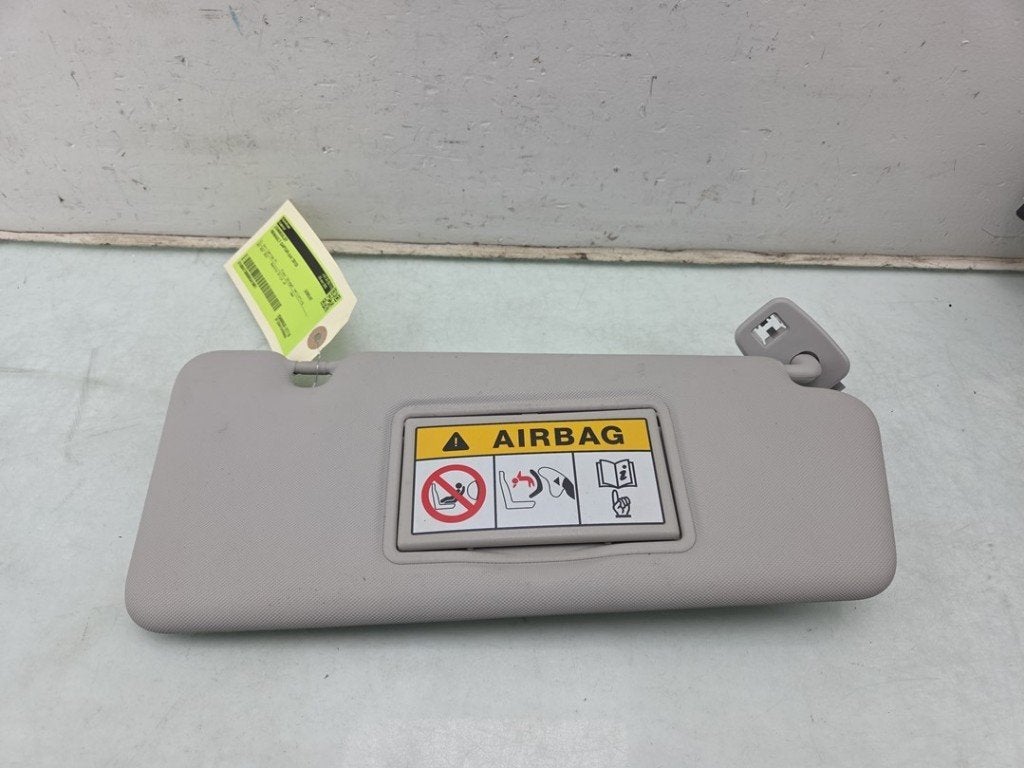 ZONNEKLEP Captur (2R) (|964003555R|964008139R|964001078R|), Dhr. J. Ham, Gebruikt, Renault, Administratie@autoham.nl