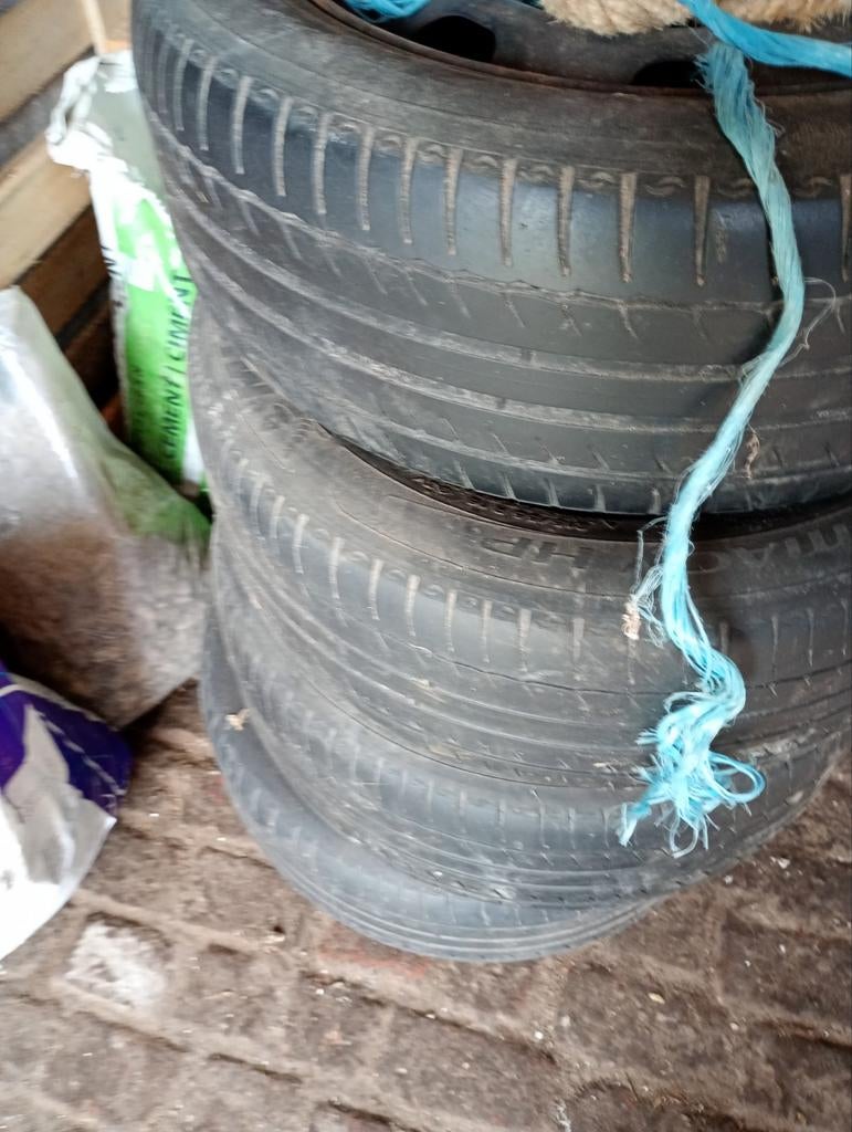 215/55R16 michelin met velgen, Auto-onderdelen, Ophalen, Band(en)