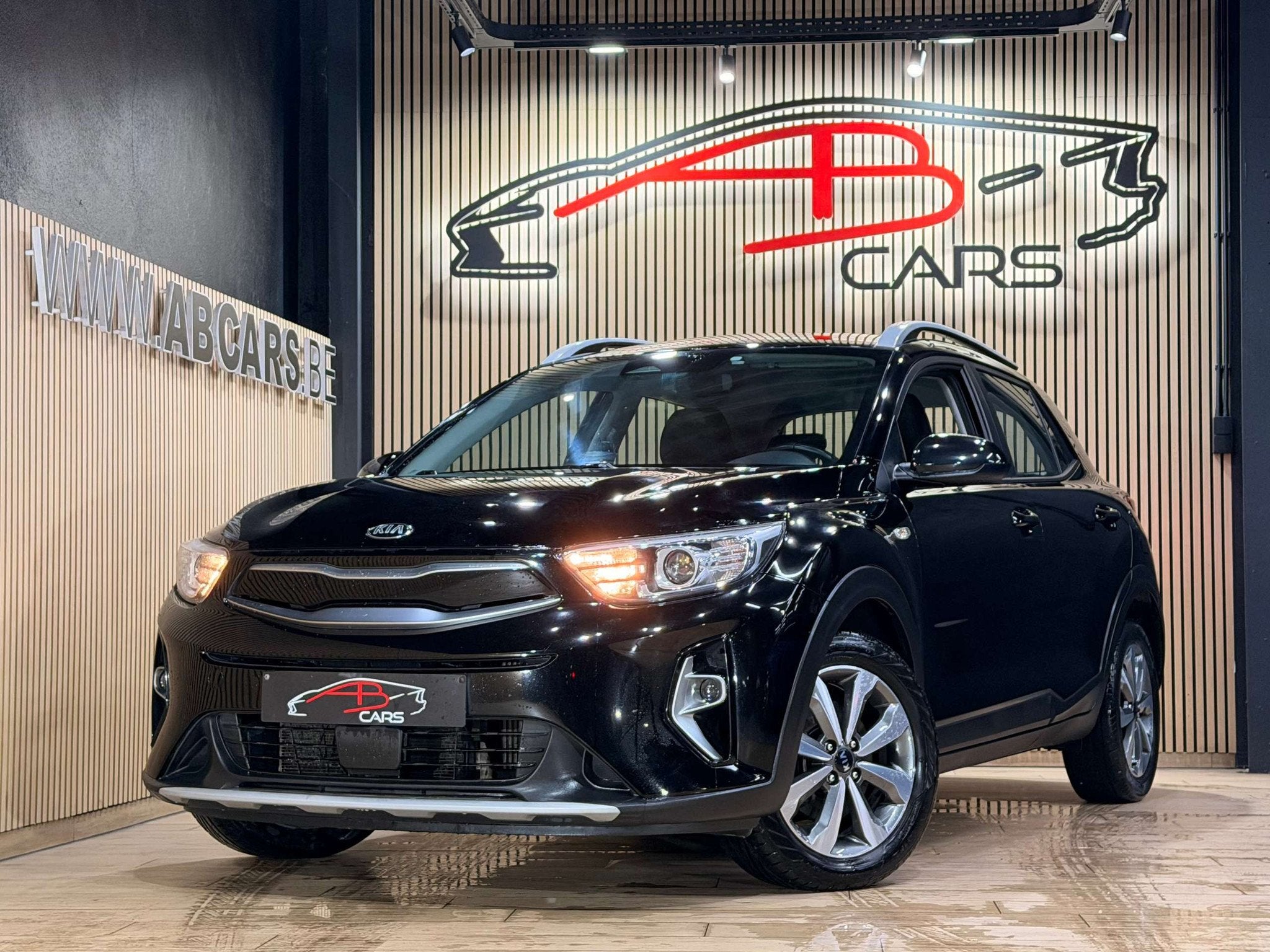 Kia Stonic 1.0 * GARANTIE 12 MOIS * 1ER PROPRIETAIRE *, Auto's, Kia, Stof, Gebruikt, 1650 kg, Zwart