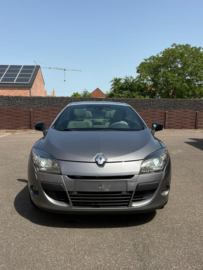 Renault Mégane Cabrio 1.9 dCi – 2012 – 153.462 km – €3.750, Auto's, Renault, Beige, Cabriolet, Beige, USB