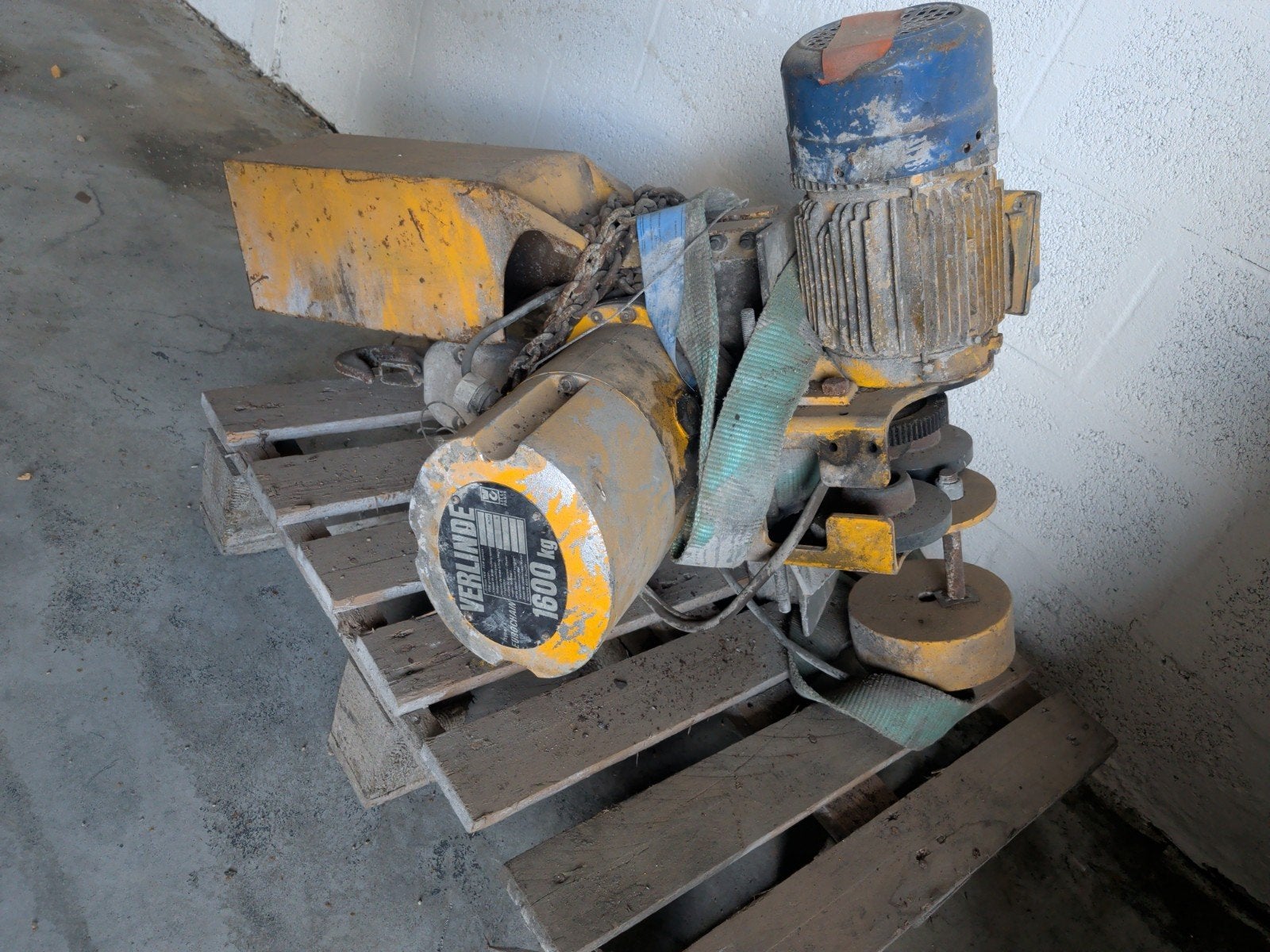 Treuil automatique eurochain triphasé 1600 kg