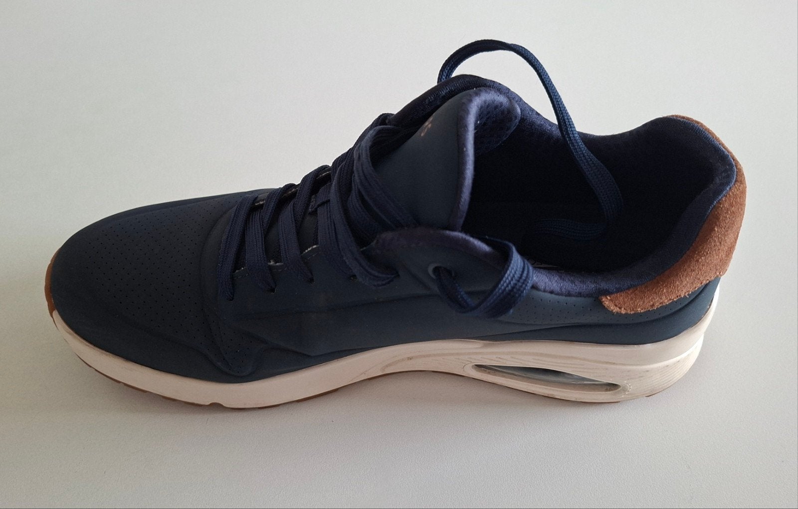 Skechers taille 44, Enlèvement