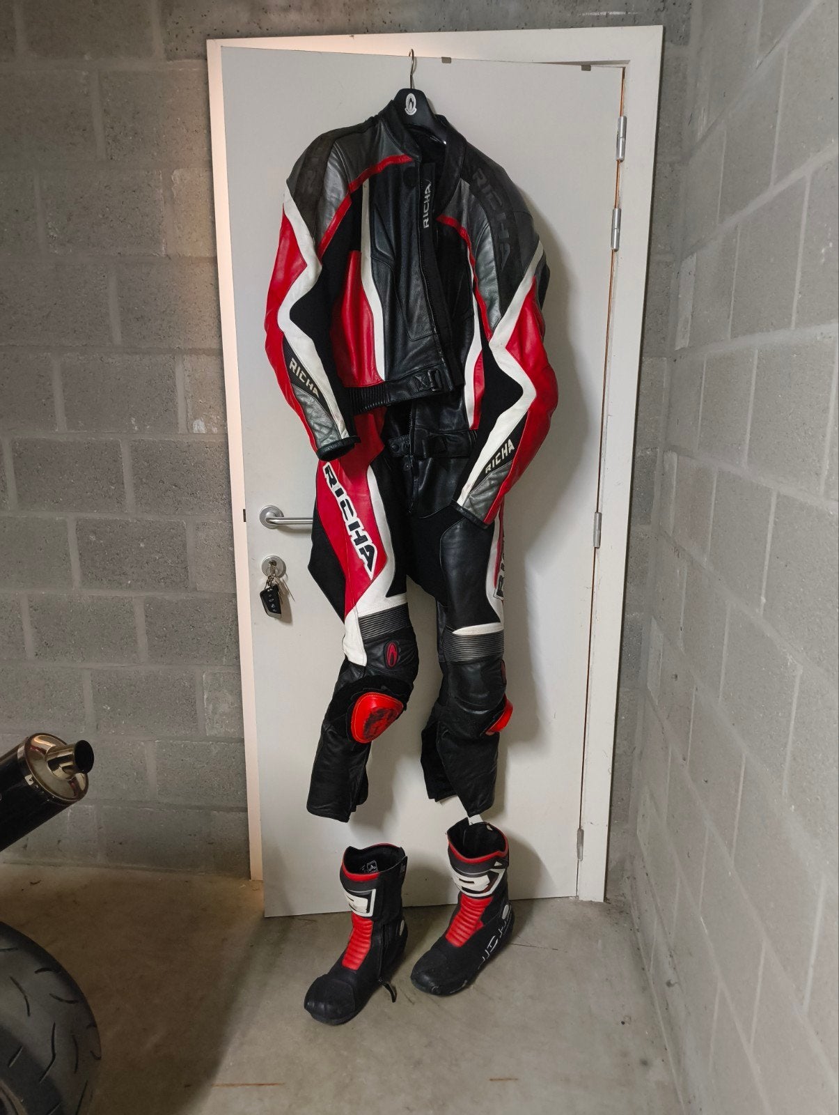 Motorpak, laarzen en tweemaal motorhandschoenen, Motos, Enlèvement, Bottes