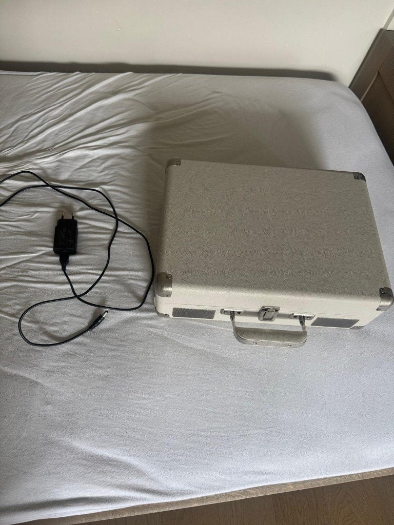 Beige platenspeler in koffer amper gebruikt, Audio, Tv en Foto, Platenspelers, Ophalen, Zo goed als nieuw, Platenspeler