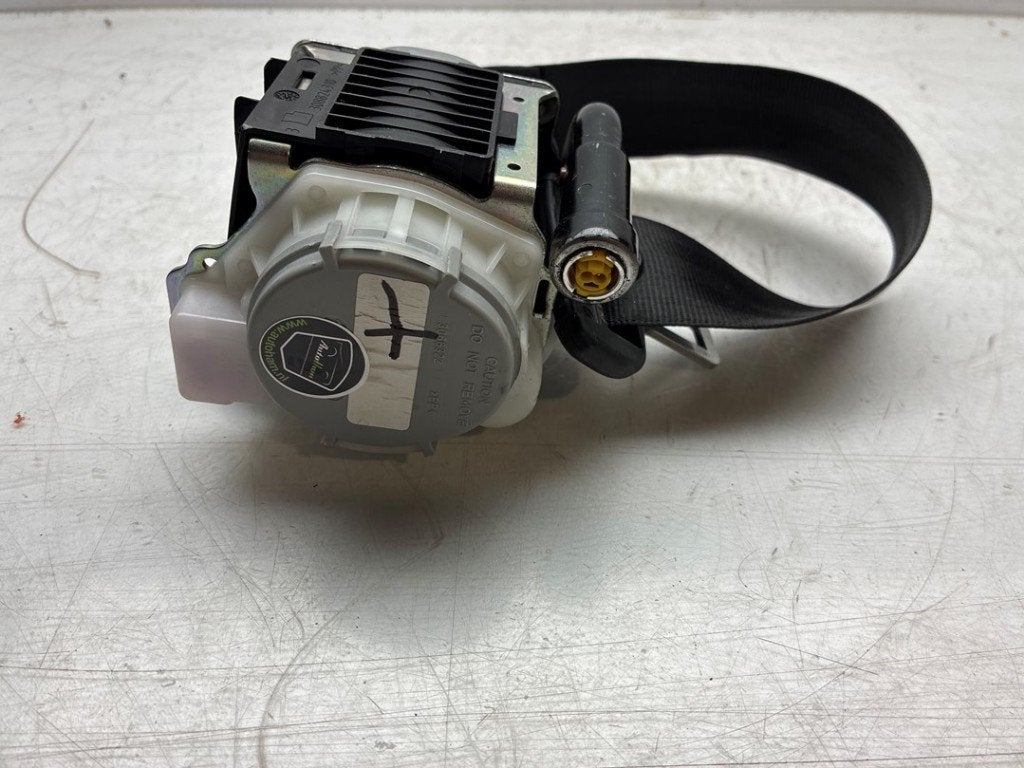 CEINTURE DE SECURITE ARRIERE GAUCHE Porsche Macan (95B), Dhr. J. Ham, Administratie@autoham.nl, Porsche, Utilisé