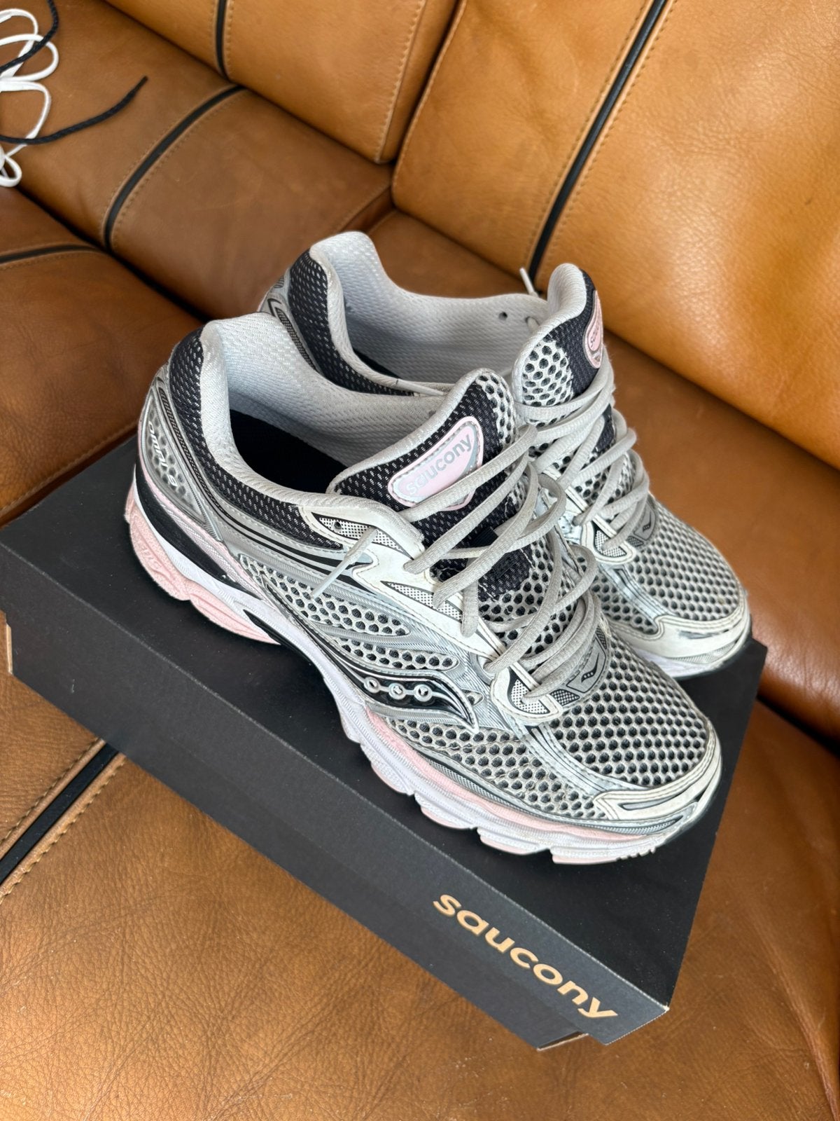 Saucony maat 44 (roze/wit), Ophalen, Wit, Zo goed als nieuw, Sneakers