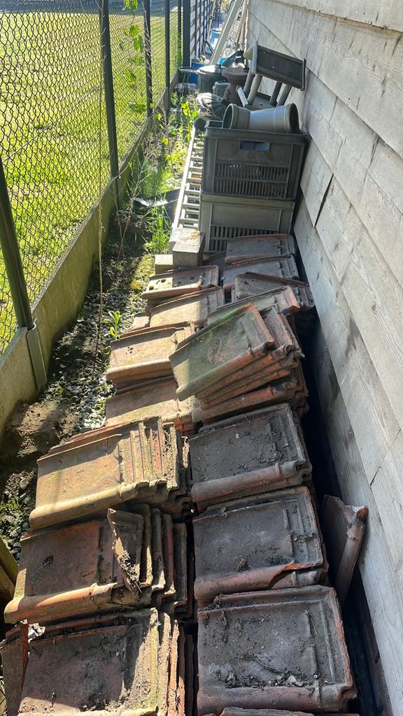 Gratis oude dakpannen, Doe-het-zelf en Bouw, Dakpannen en Dakbedekking, Ophalen, Zo goed als nieuw, Dakpannen