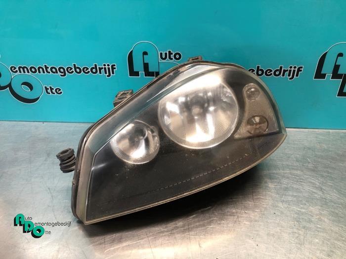 Phare gauche d'un Seat Arosa (Arosa 00-), -, 3 mois de garantie, Utilisé, -