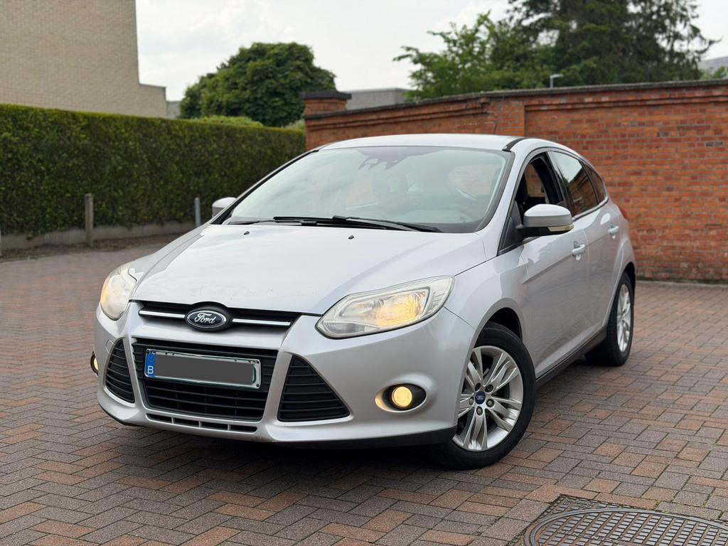 Ford Focus 1.6 TDCi Bj12/2011* 273 000 km ! 5 EUROS, Autos, Focus, Achat, Entreprise, Boîte manuelle
