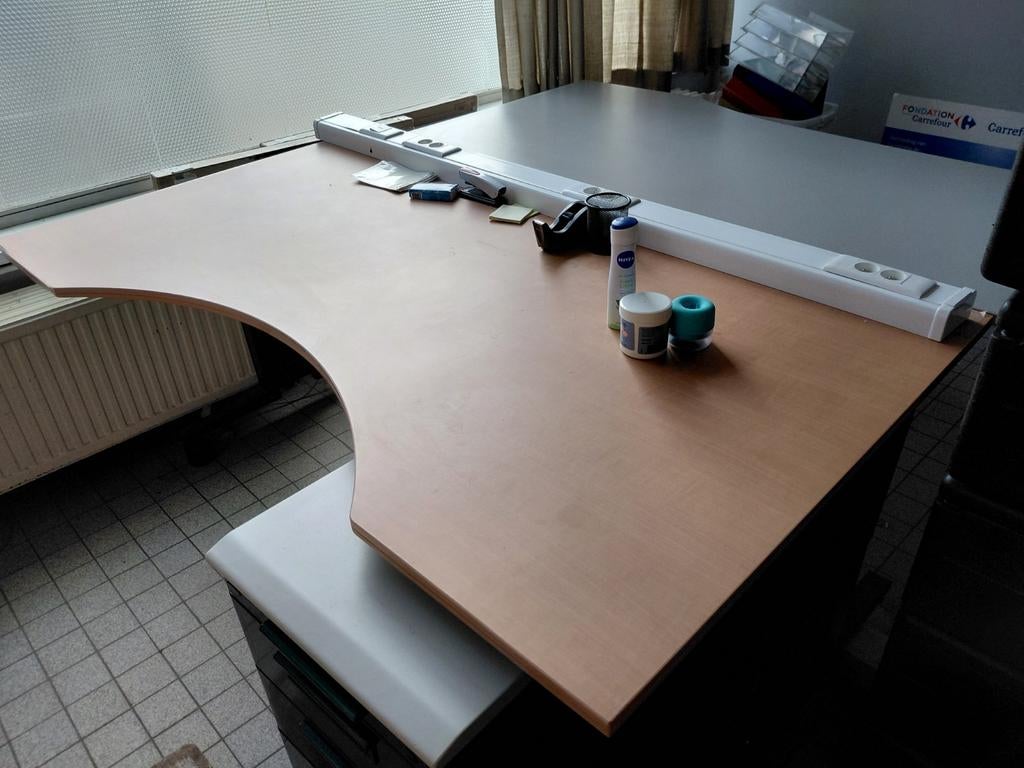 2 bureaux, Enlèvement