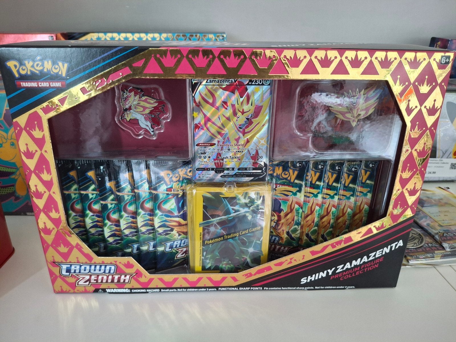 Crown Zenith Shiny Zamazenta Premium Figure Collection, Ophalen