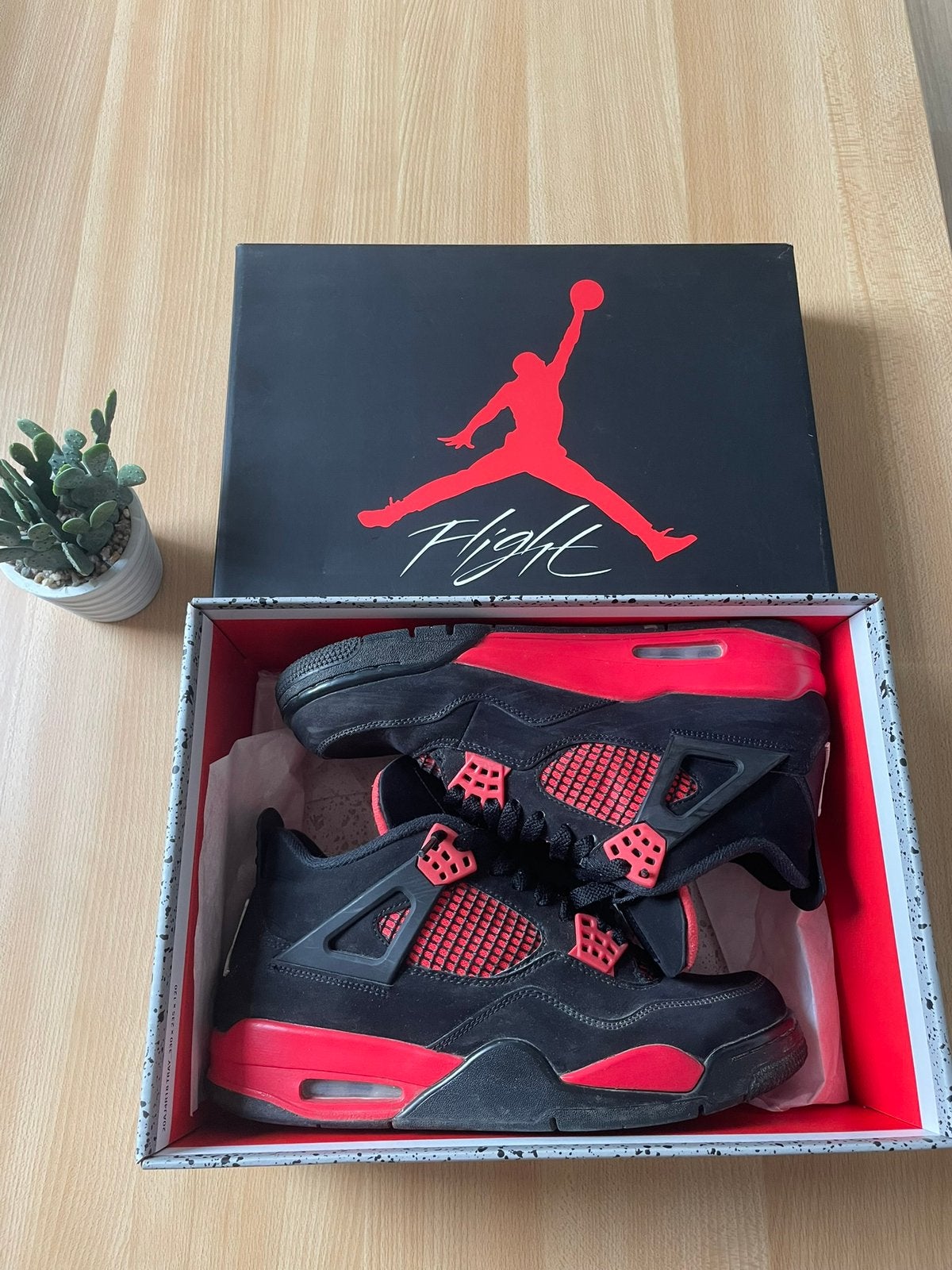 Jordan 4 red thunder, Kleding | Heren, Zwart, Ophalen of Verzenden, Sneakers, Gedragen