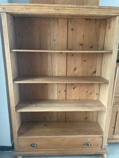 Oud grenen boekenkast, Ophalen, 100 tot 150 cm, Zo goed als nieuw, Met lade(s)