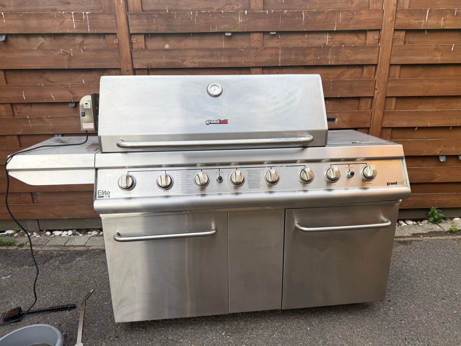 Grandhall Elite 791 gas bbq, Enlèvement, Utilisé