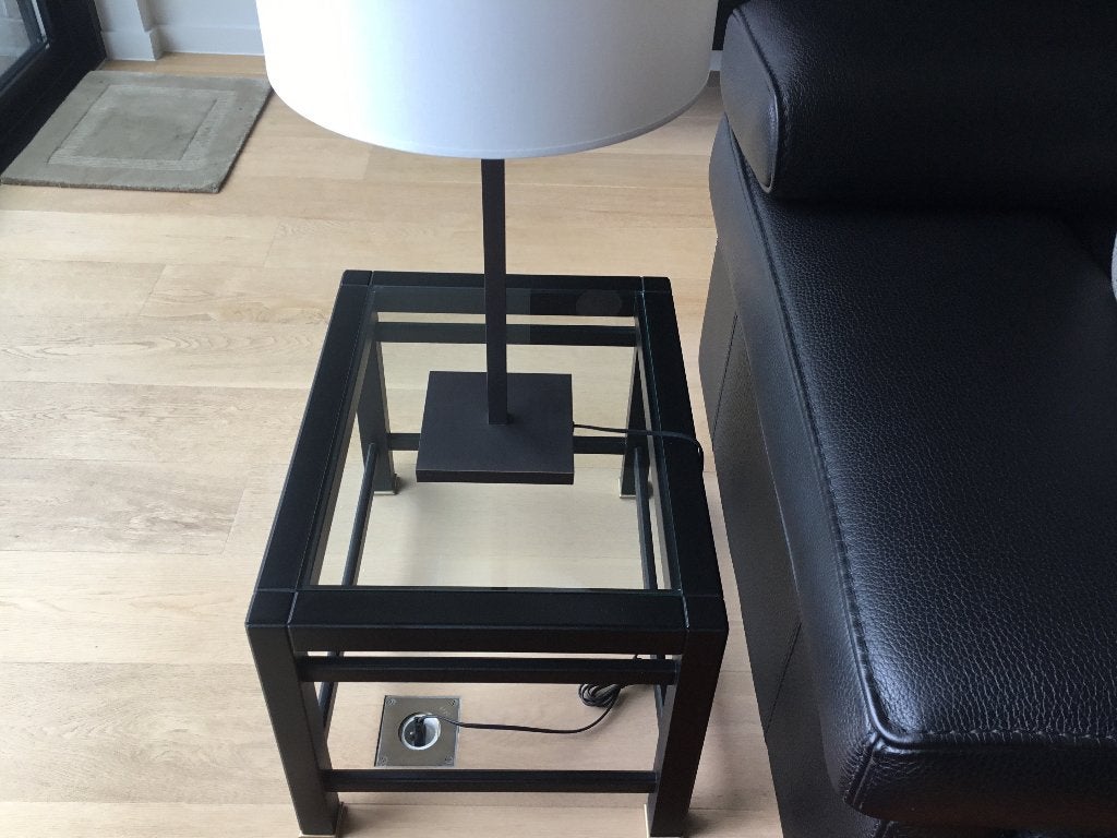 Deux tables d'appoint ou tables basses, Enlèvement, Comme neuf