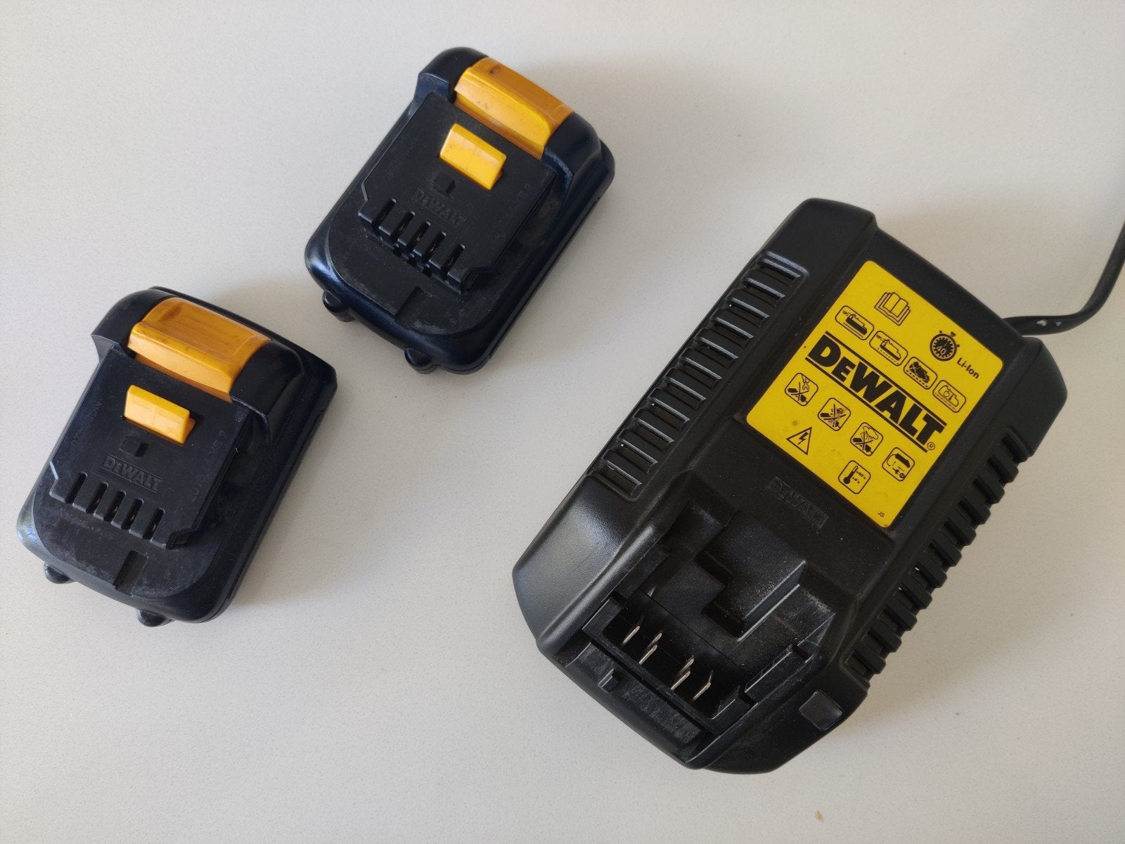 Batterij oplader DeWalt, Enlèvement