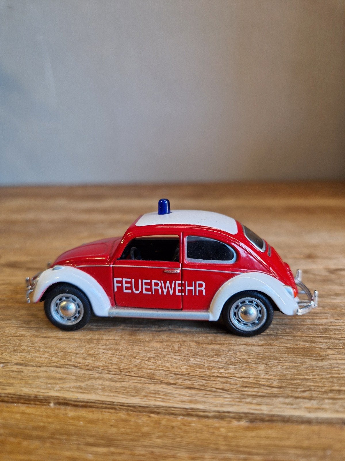 Schuco 1/43 Volkswagen kever beetle brandweerwagen, Enlèvement ou Envoi