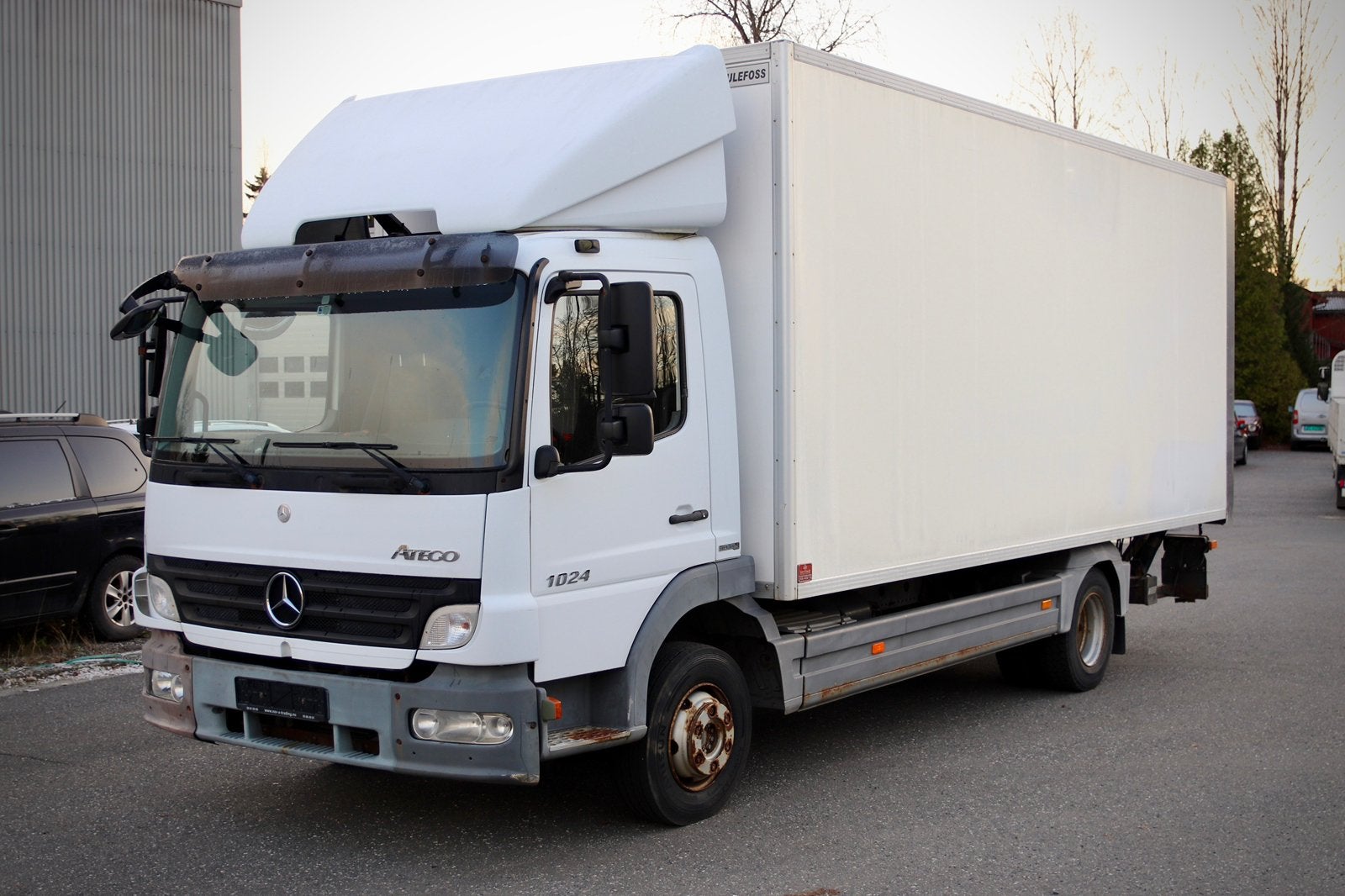 Mercedes Atego 1024 L 2009 — Échange contre une mini-pelle, Euro 5, Achat, 2 places, Carnet d'entretien