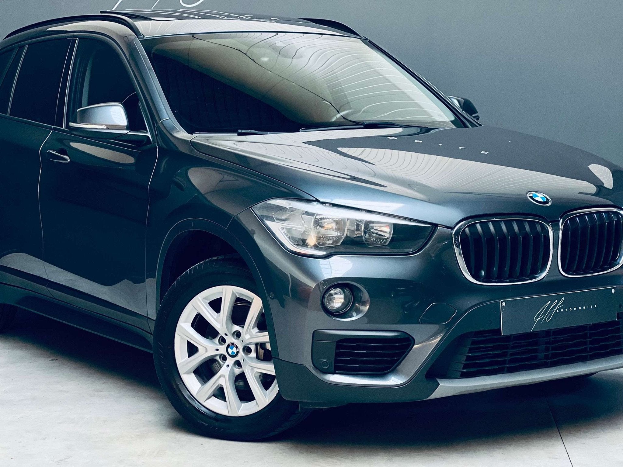 BMW X1 18d xDrive *TOIT PANORAMIQUE*CUIR*CAMERA DE RECUL*, Autos, Argent ou Gris, Achat, Entreprise, Boîte manuelle