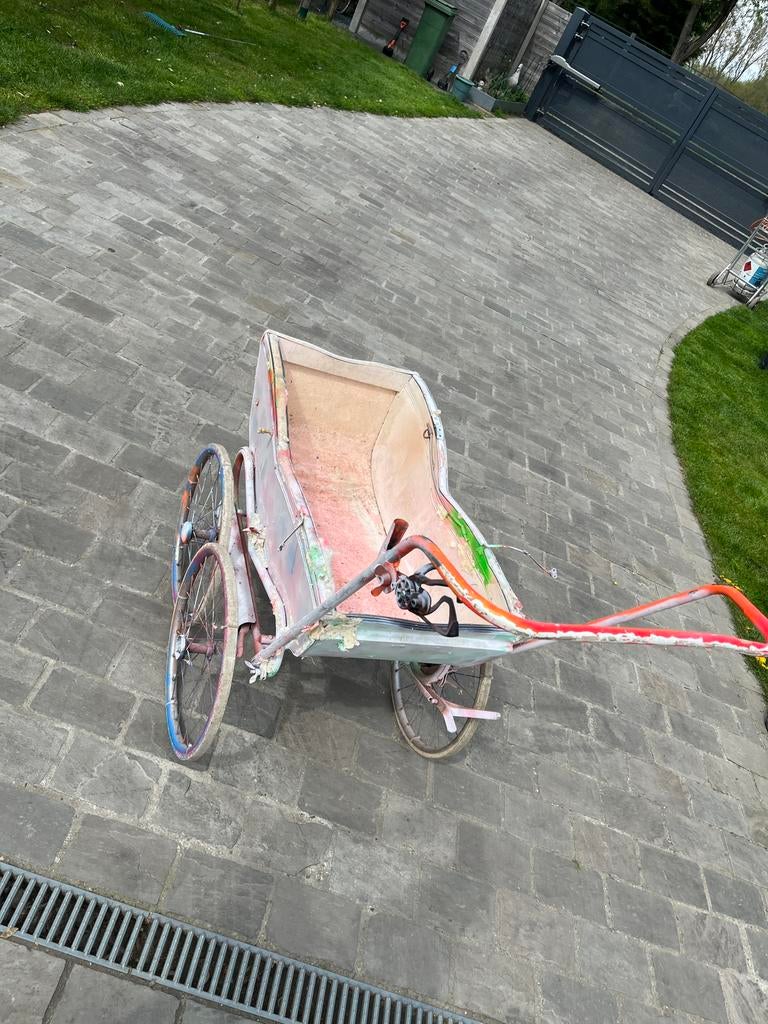 Koets voor carnaval / kinjerkoesj, Zo goed als nieuw