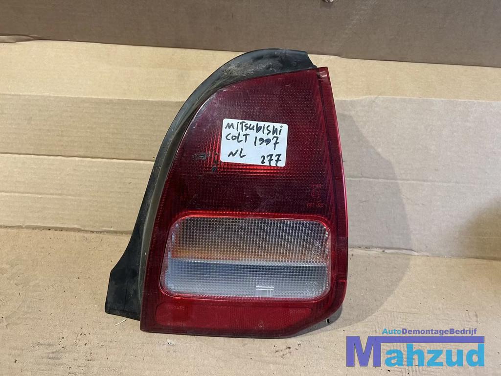 MITSUBISHI COLT 5 Rechts achterlicht right backlight, Info@mitsubishi-motors.com, Mitsubishi Motors Corporation, Utilisé, Mitsubishi