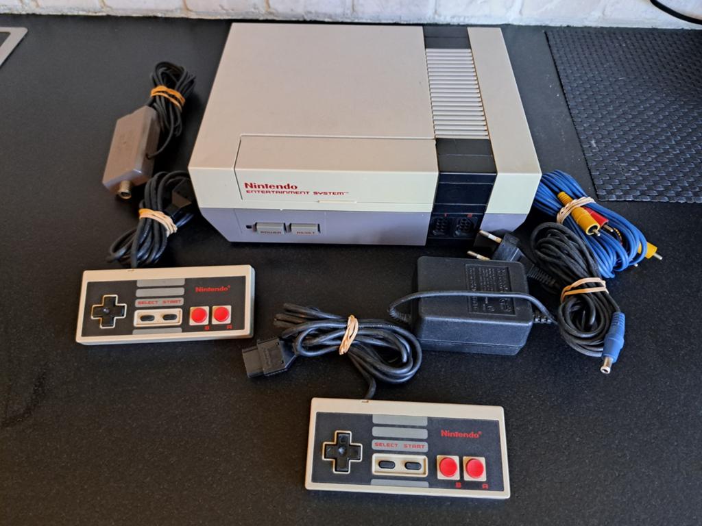 Nintendo NES 1985, Gameboy DMG-01 en ECS turbo uitstekende s, Games en Spelcomputers, Spelcomputers | Nintendo Game Boy, Ophalen