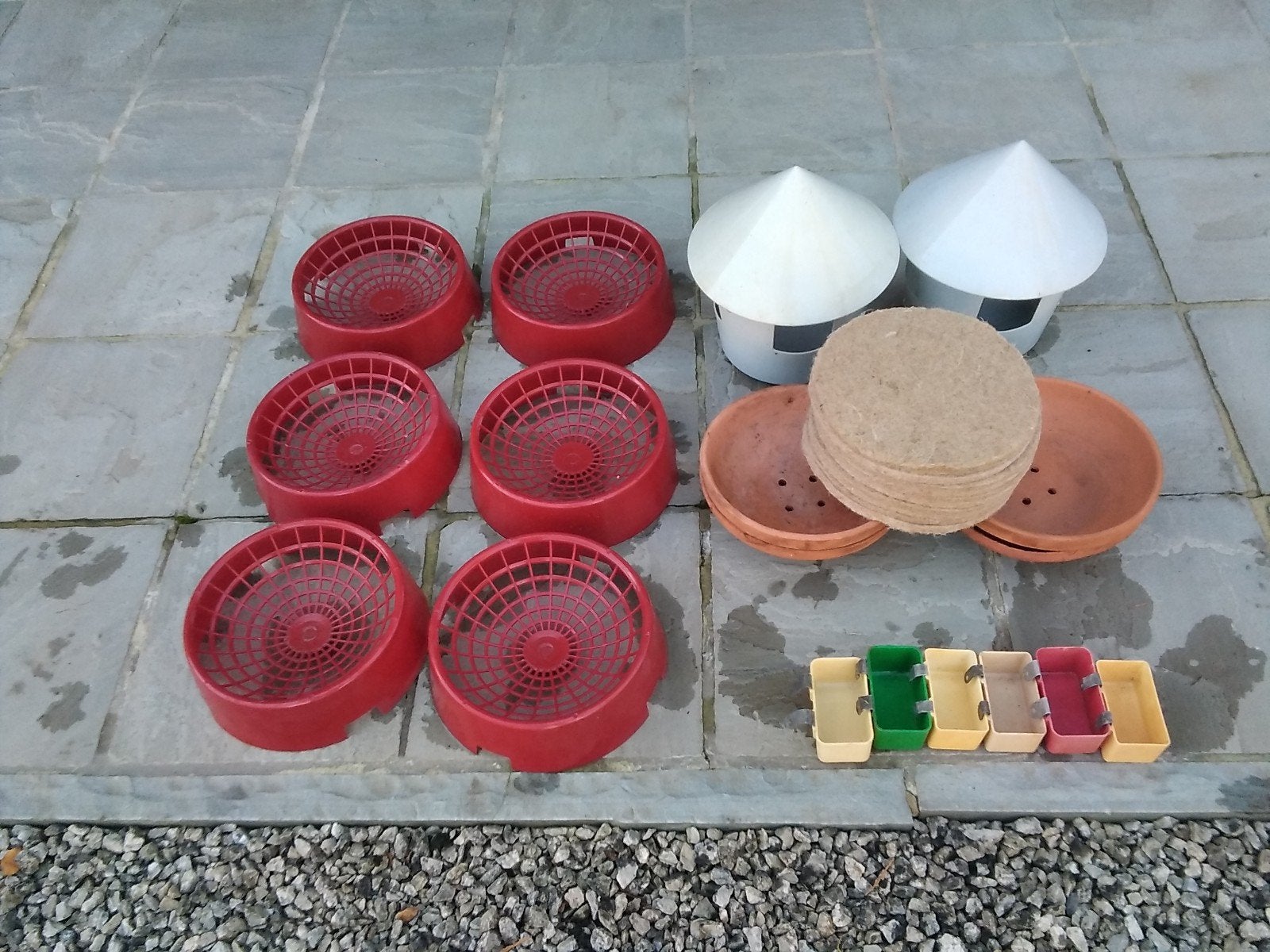 MATÉRIEL POUR PIGEONS, PANIER D'APPRENTISSAGE, ÉTAGÈRES, PLA