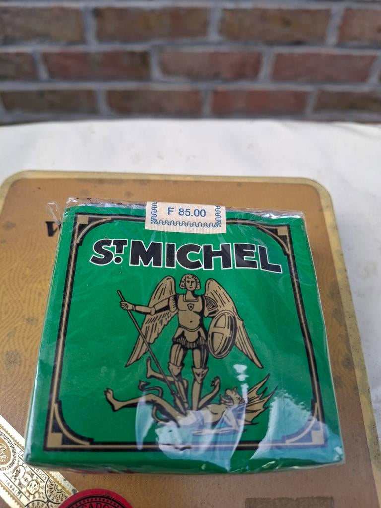 Oud pakje sigaretten, Ophalen