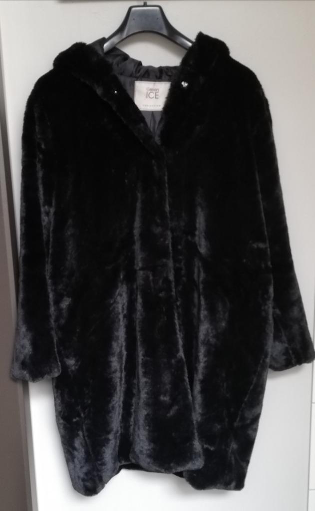 Winterjas met kap, Zwart, Maat 46/48 (XL) of groter, Ophalen of Verzenden, Gedragen