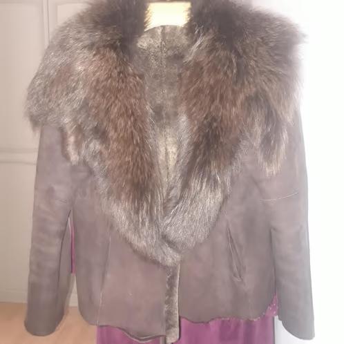 PRACHTIGE hoge kwaliteits DAIM met grote pelsen kraag, Enlèvement, Comme neuf, Taille 38/40 (M), Brun
