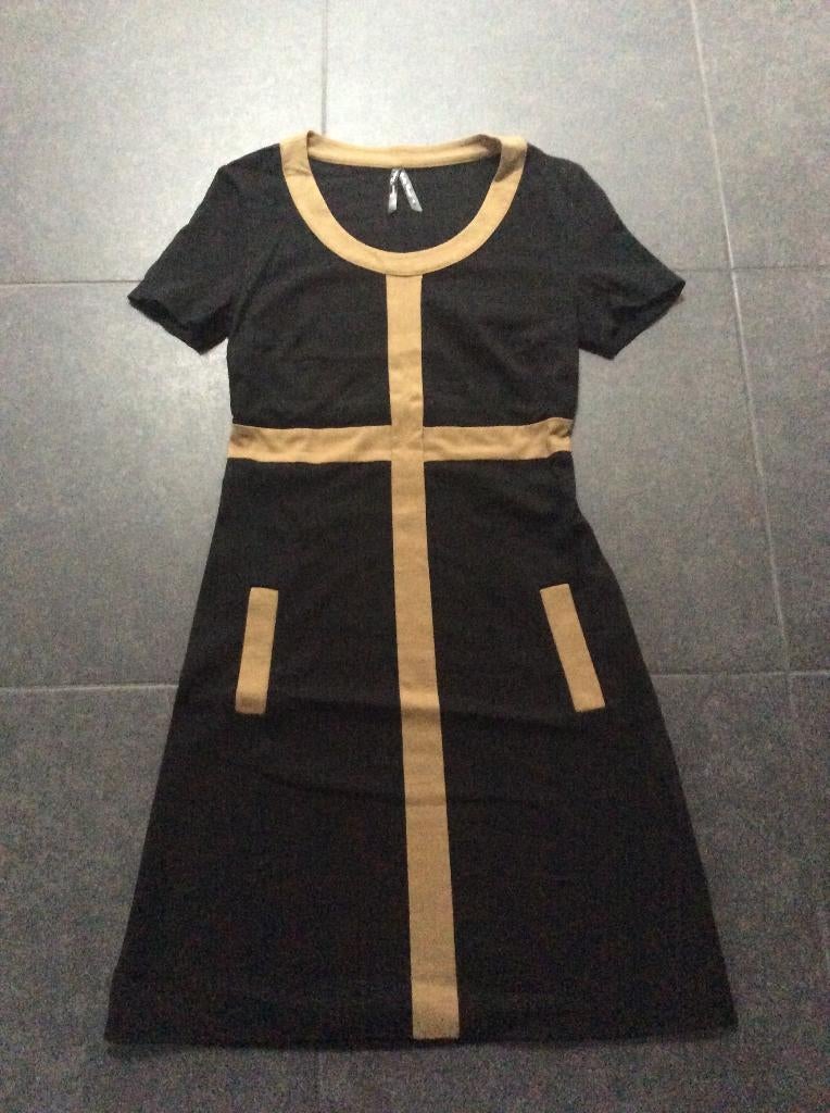 Jurk Four Roses tricot 38, Maat 38/40 (M), Zwart, Ophalen of Verzenden, Zo goed als nieuw