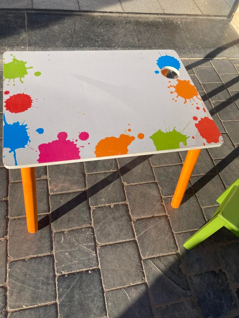 Tafeltje met houten stoeltje voor kleuters, Ophalen, Gebruikt