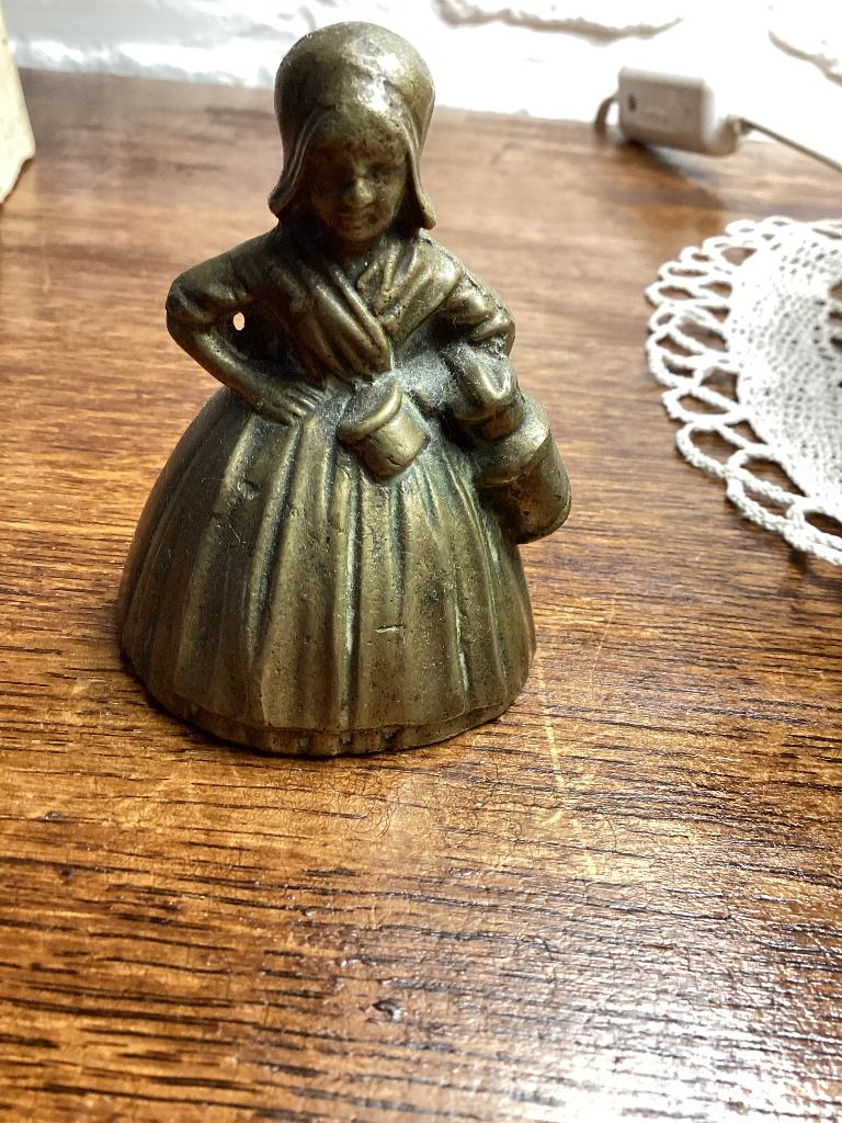 Vintage servicebel, Ophalen