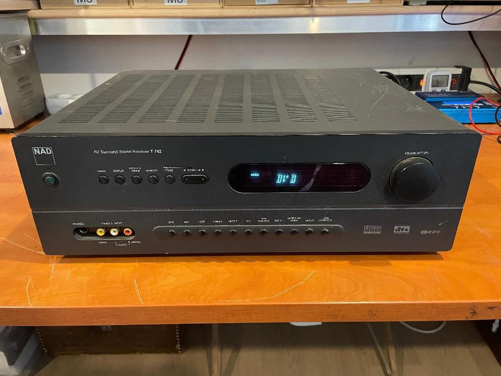 NAD T742 A/V Surround Sound Receiver, Refurbished, 120 watt of meer, Stereo, Ophalen