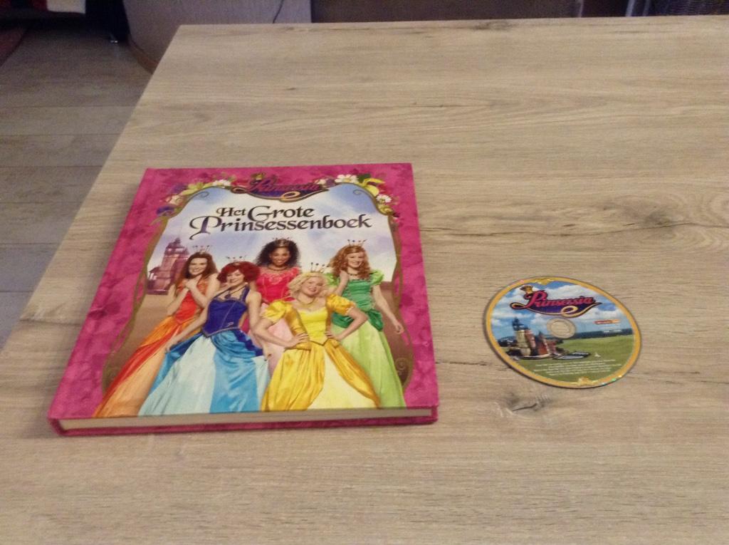 Studio 100 Prinsessia: Het grote prinsessenboek (CD), Boeken, Gelezen, Studio 100, Non-fictie, Verzenden