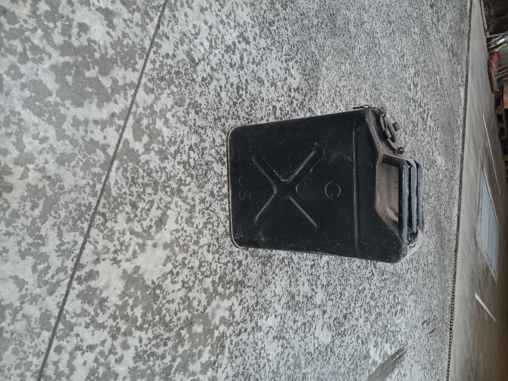 Jerrycan, Enlèvement, Utilisé