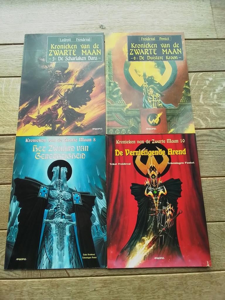 Kronieken van de zwarte maan 5, 6 , 8 sc, Boeken, Ophalen of Verzenden, Gelezen