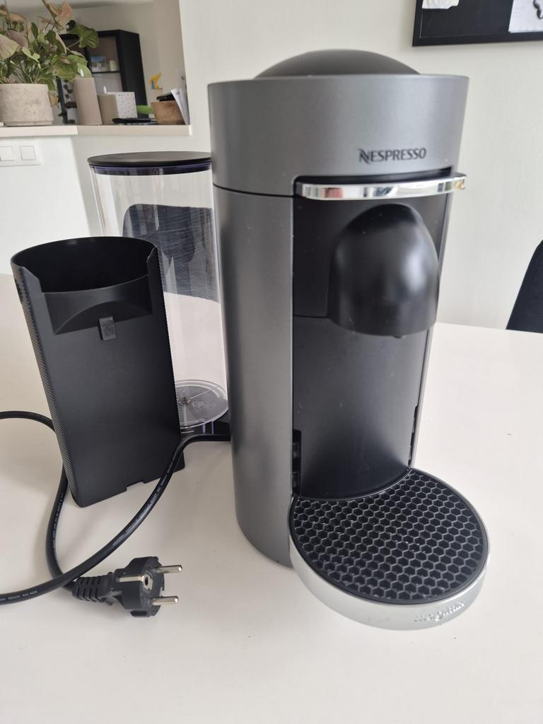 Nespresso Vertuo, Enlèvement, Comme neuf, Cafetière, Dosettes et capsules de café