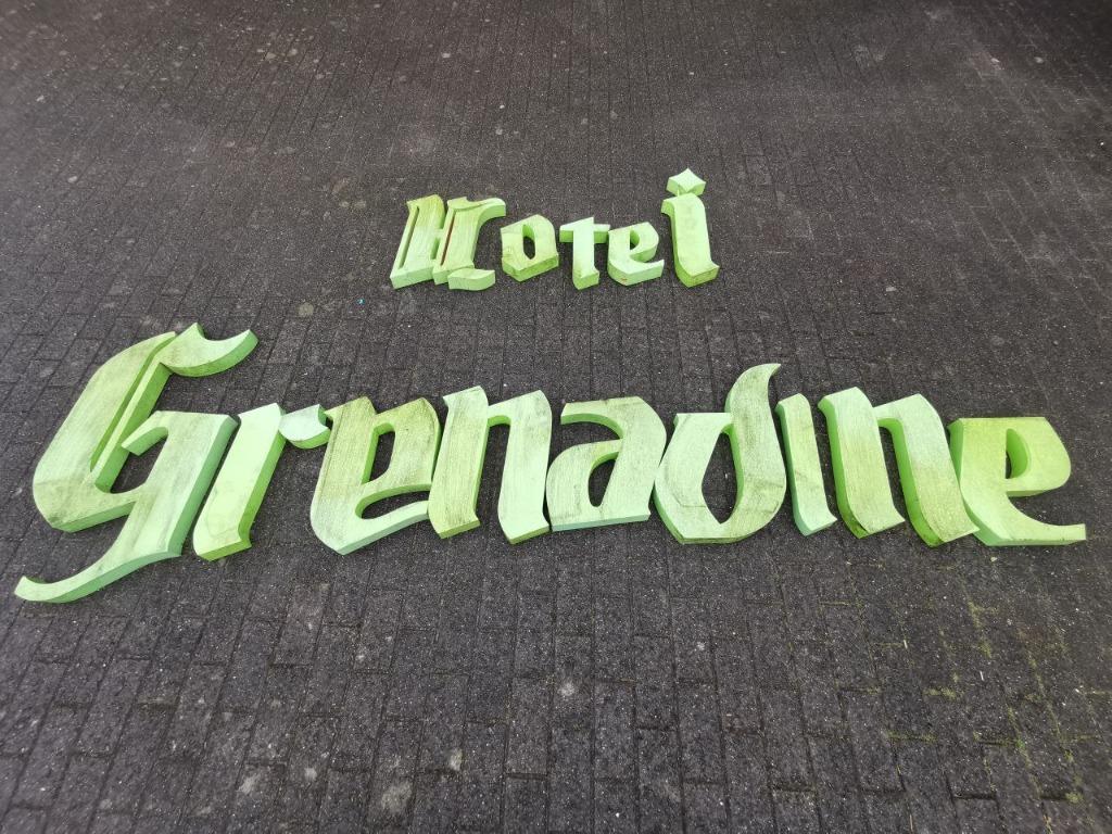 Grote reclame letters metaal/ijzer, Ophalen, Gebruikt